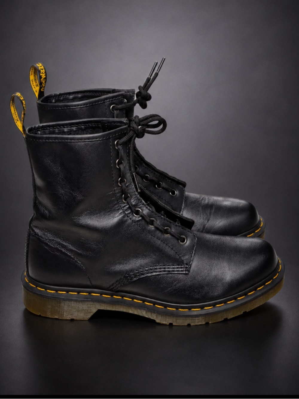 Dr. Martens Black Smooth Leather 8 Eye Lace-Up Boots Women’s 10 US Like New